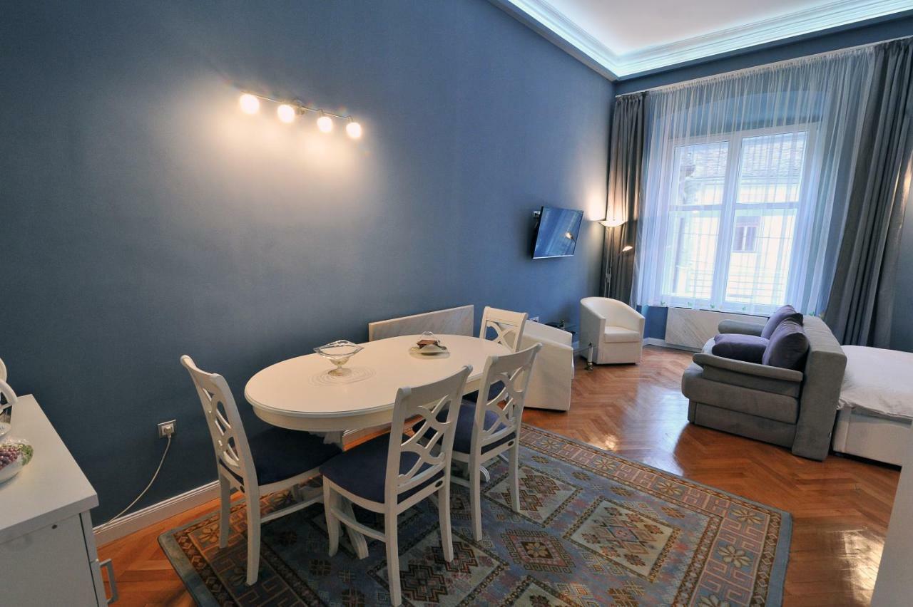Apartment 9 - City Centre Sibiu Esterno foto